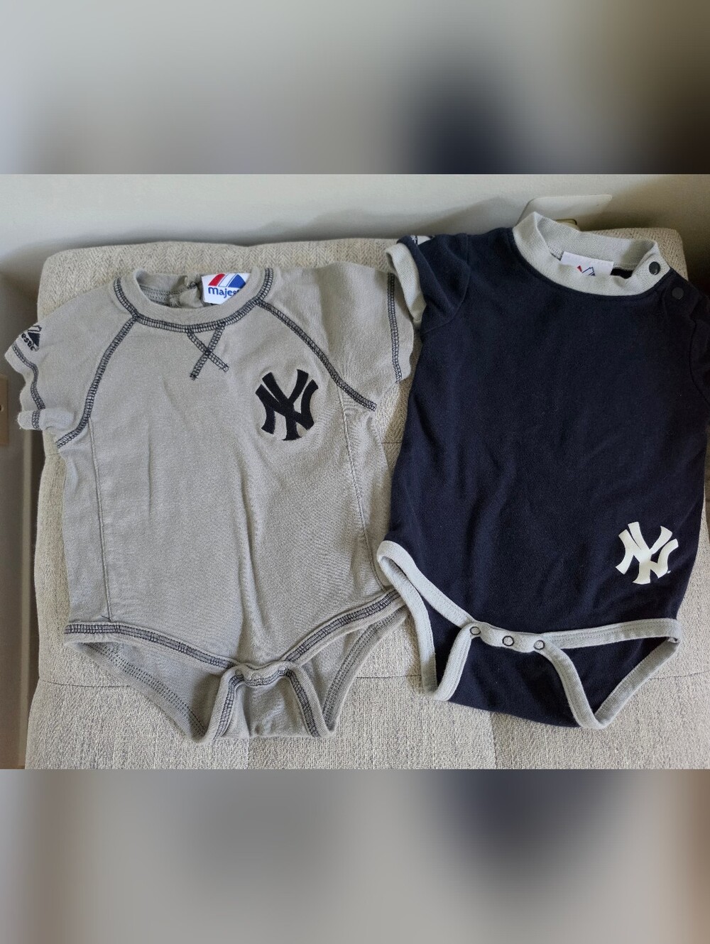 Majestic New York Yankees Baseball Gray Navy Infant Bodysuit 6-9 Months